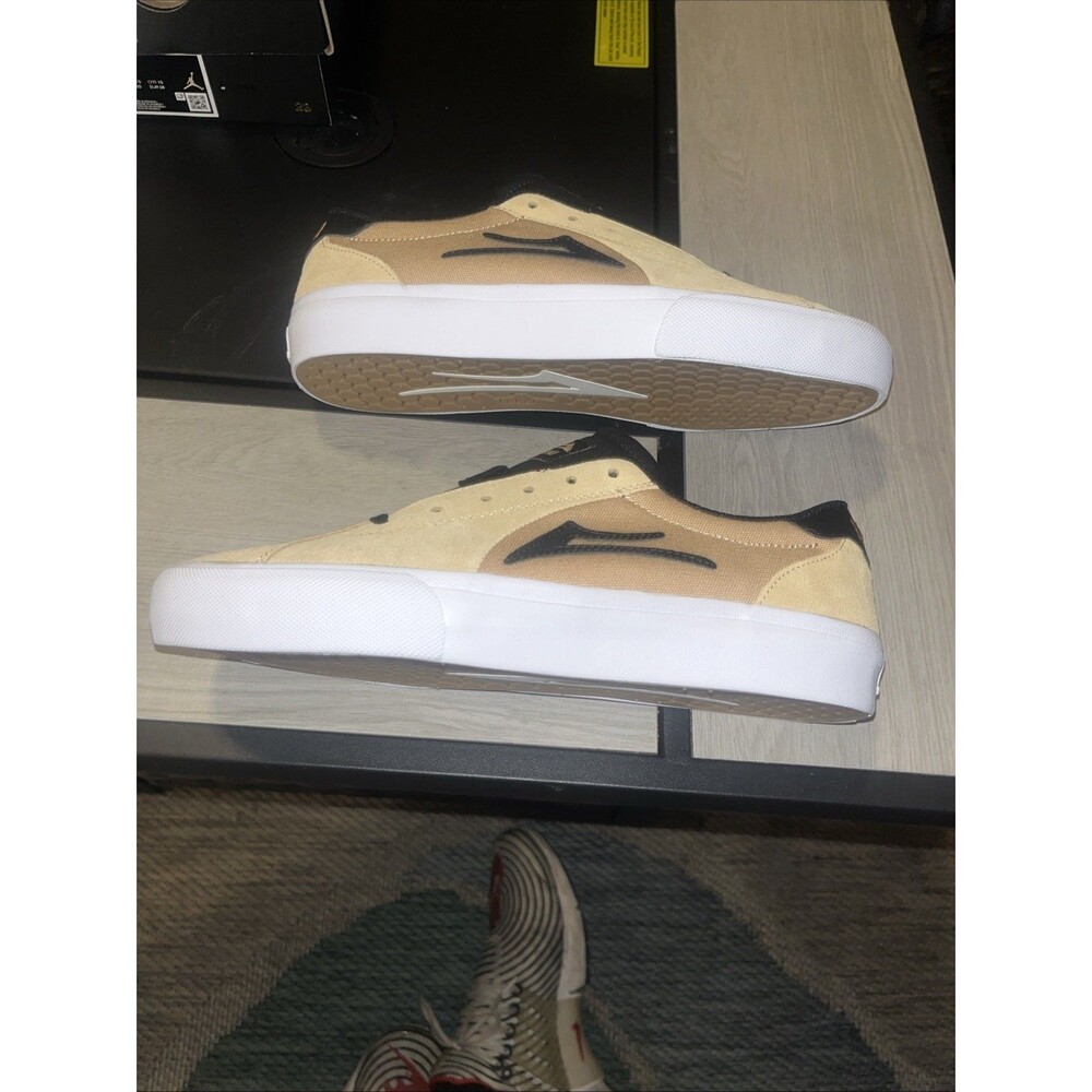 Lakai Flaco 11  Size 6.5 Tan Suede